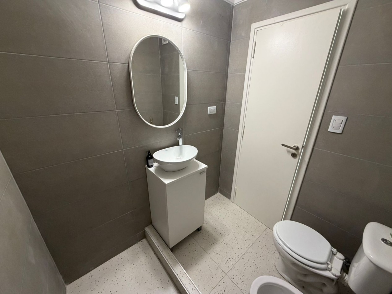 VENTA! 2 AMBIENTES CON DEPENDENCIA - PLAZA COLON-