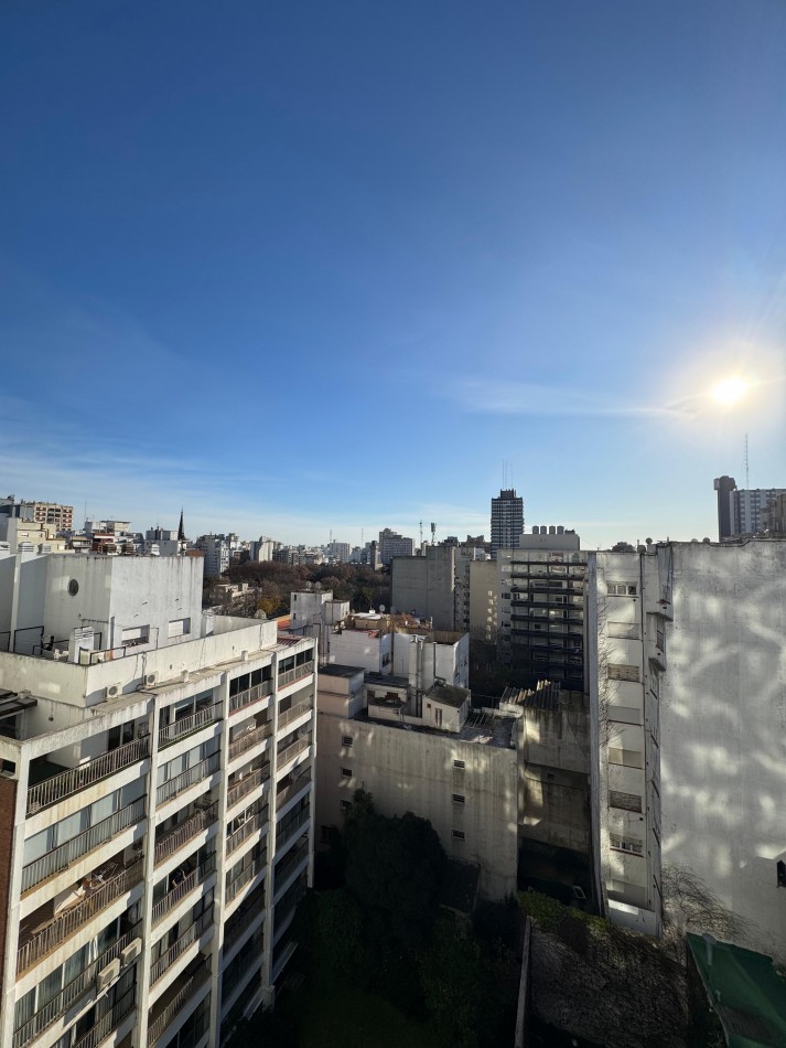 VENTA PISO DE 4 AMBIENTES CON BALCON Y VISTA AL MAR -LOMA DE SANTA CECILIA-