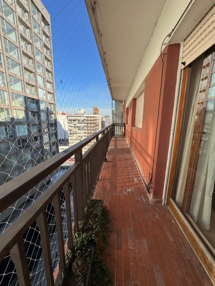 VENTA PISO DE 4 AMBIENTES CON BALCON Y VISTA AL MAR -LOMA DE SANTA CECILIA-
