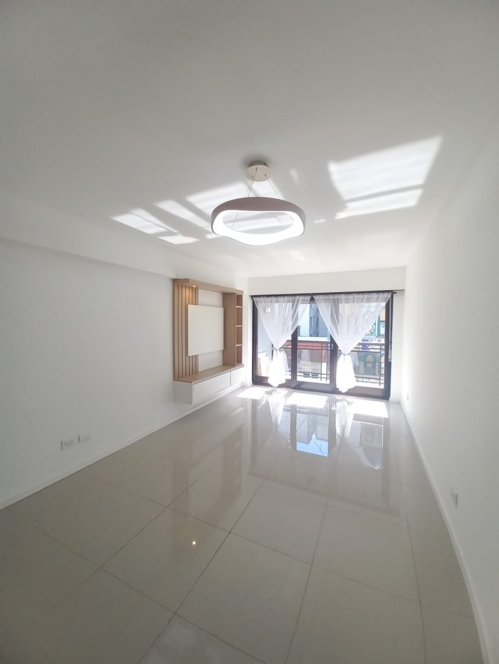 VENTA 3 AMBIENTES CON BALCON - PLAZA MITRE-