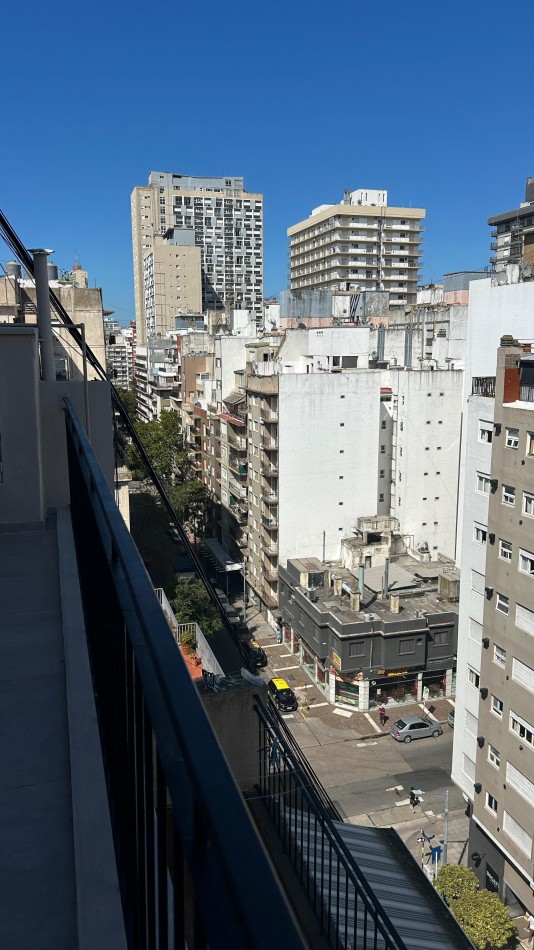 VENTA  2 AMBIENTES AL FRENTE CON BALCON - PLAZA COLON -