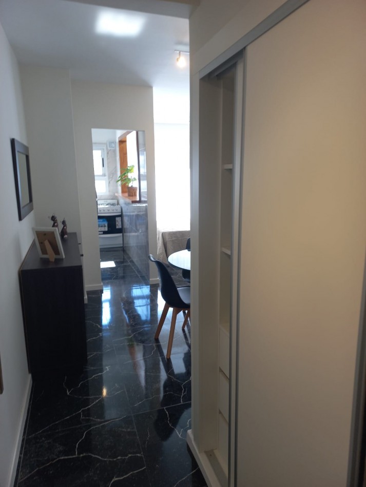 VENTA AMBIENTE CON BALCON - ZONA ALDREY-