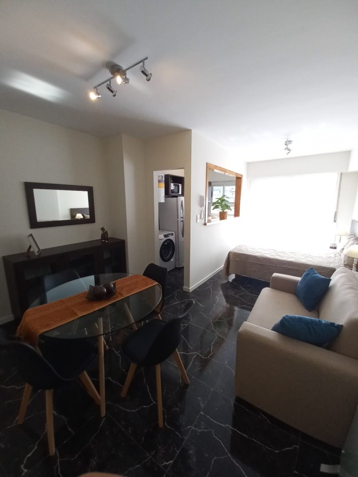 VENTA AMBIENTE CON BALCON - ZONA ALDREY-