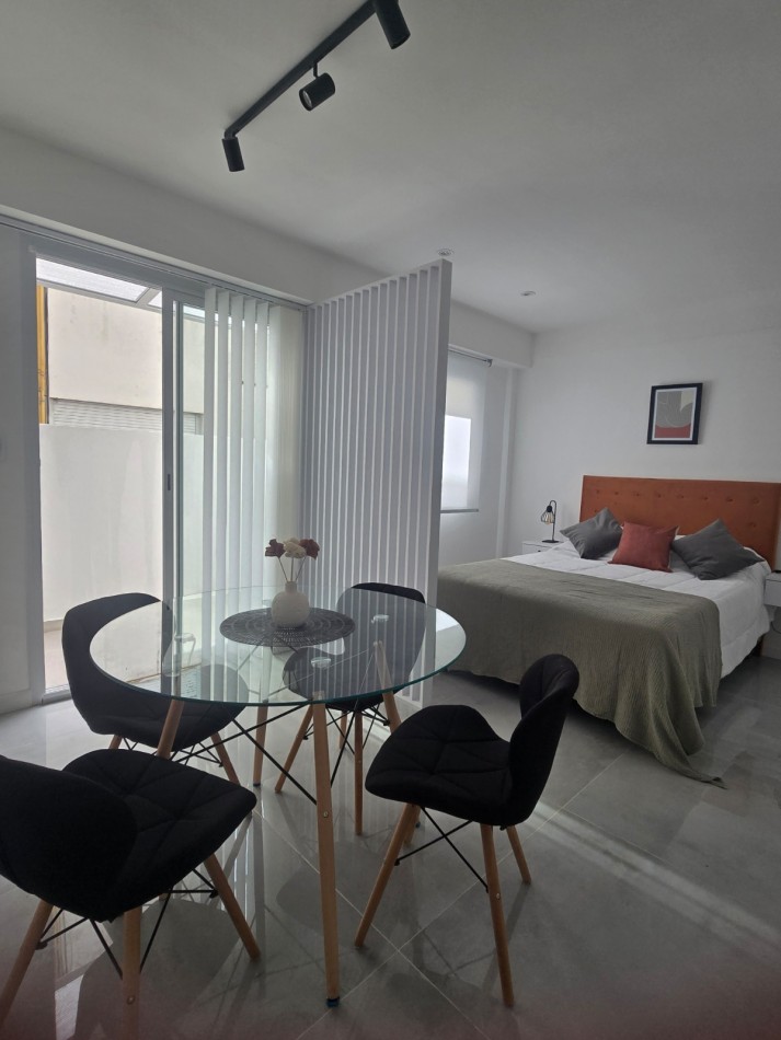 VENTA MONOAMBIENTE CON PARRILLA- PLAZA COLON -