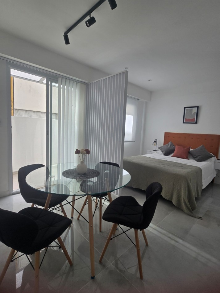 VENTA MONOAMBIENTE CON PARRILLA- PLAZA COLON -