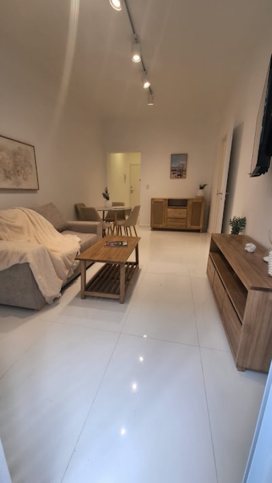 VENTA 3 AMBIENTES PLANTA BAJA CON 2 PATIOS - ZONA ALDREY -