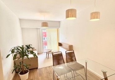 VENTA DOS AMBIENTES AL FRENTE CON BALCON - CENTRO-