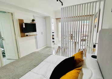 VENTA MONOAMBIENTE AL FRENTE CON BALCON - PLAZA COLON -