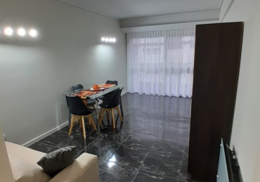 VENTA 2 AMBIENTES CON DEPENDENCIA Y COCHERA - CENTRO -