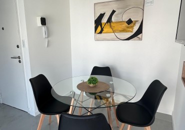 VENTA  2 AMBIENTES AL FRENTE CON BALCON - PLAZA COLON -